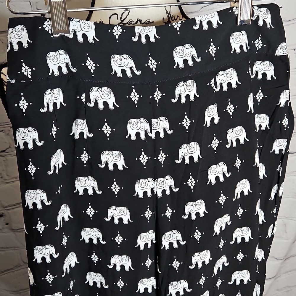 Forever 21 Elephant Print Palazzo Pants Size Small - Picture 3 of 7